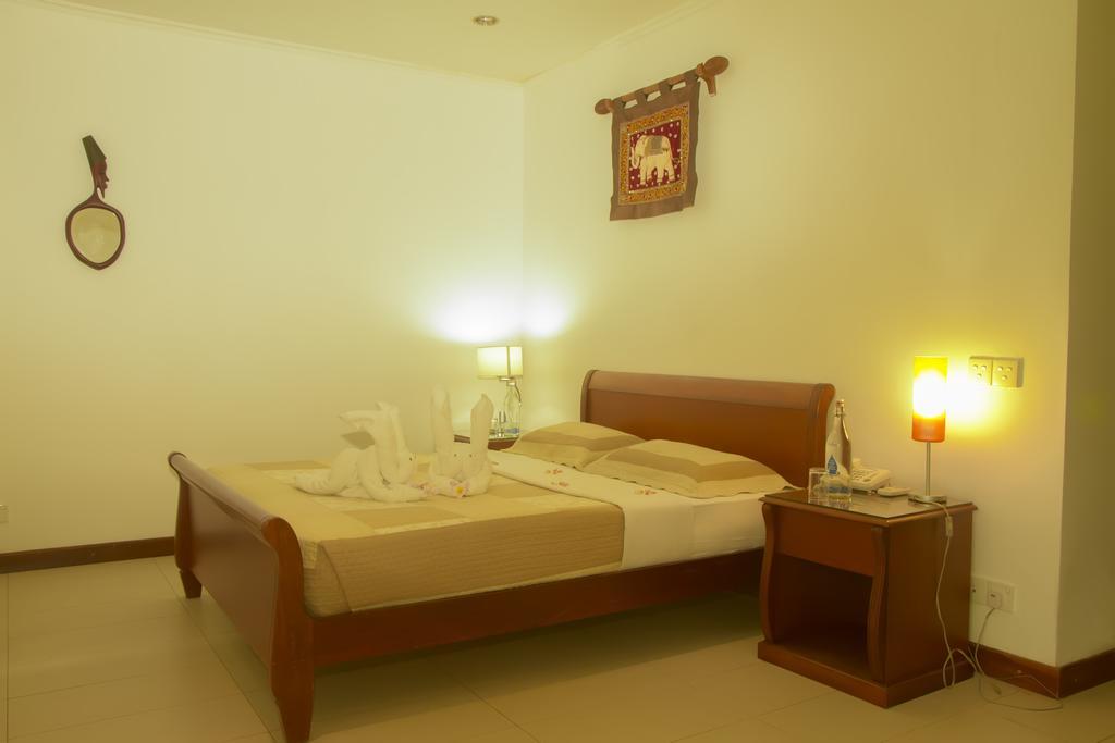 Hotel Villa Viana Marawila Room photo