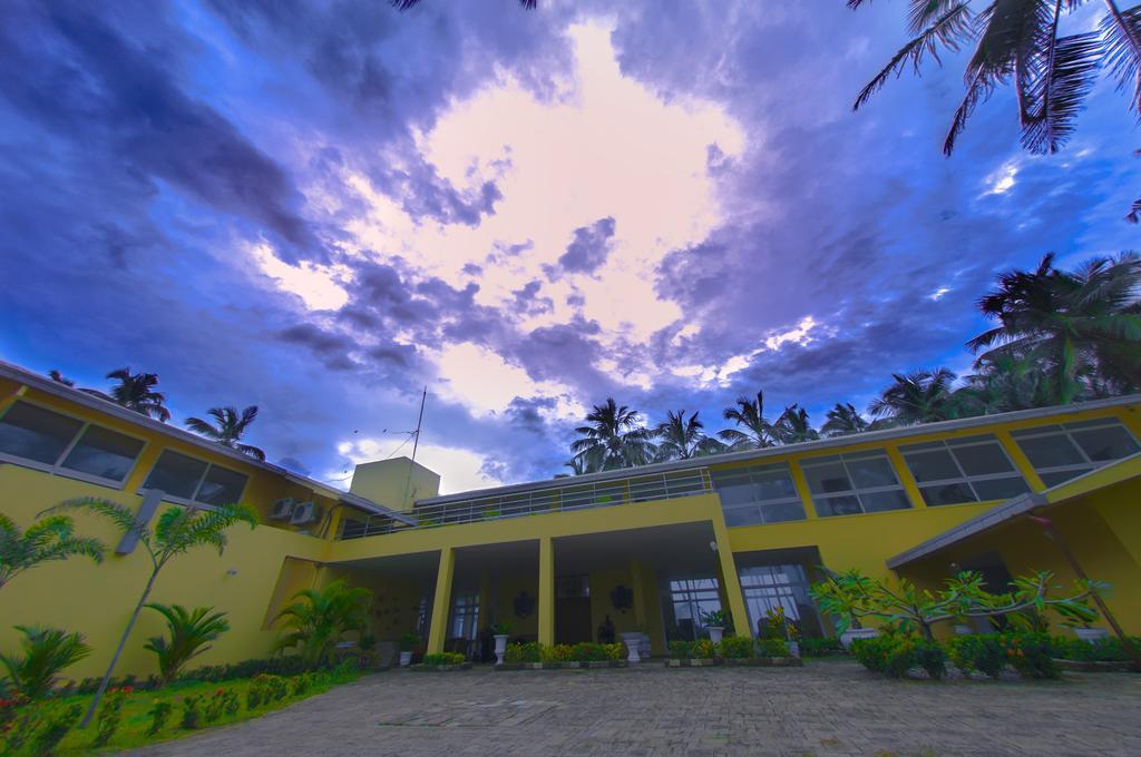 Hotel Villa Viana Marawila Exterior photo